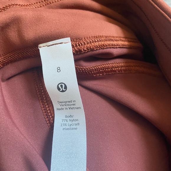 NWT- Lululemon Invigorate HR Tight - Picture 8 of 8
